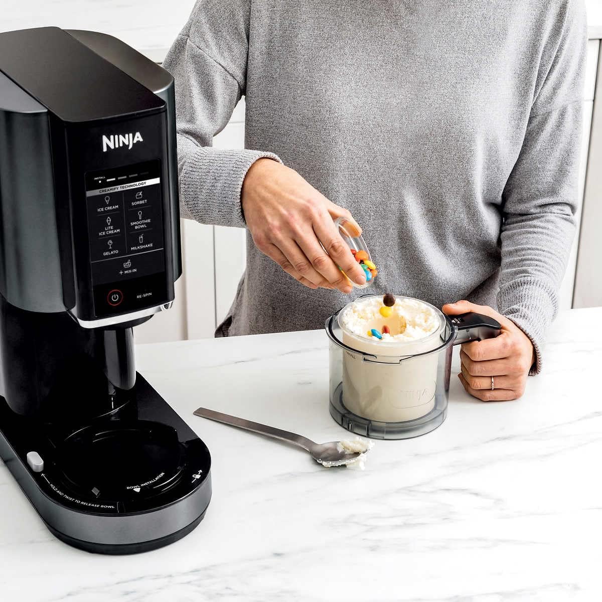 Black Ice Cream Maker with 3 Pint Containers Q74421