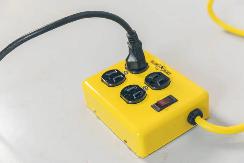 Metal Power Supply Adapter Block with 4 Outlets And Lighted Switch, 4-foot Cord Q377