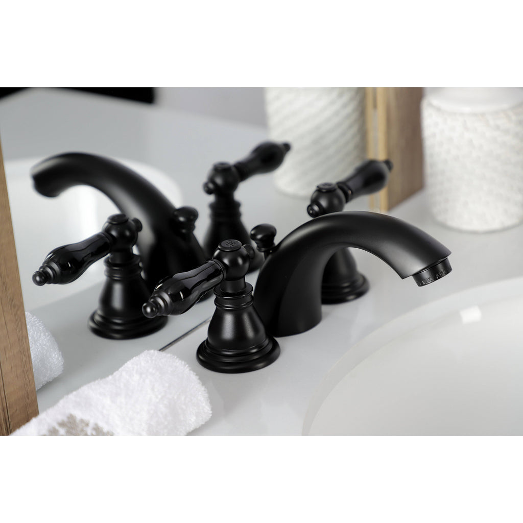 Polished Brass Widespread Bathroom Faucet M3115