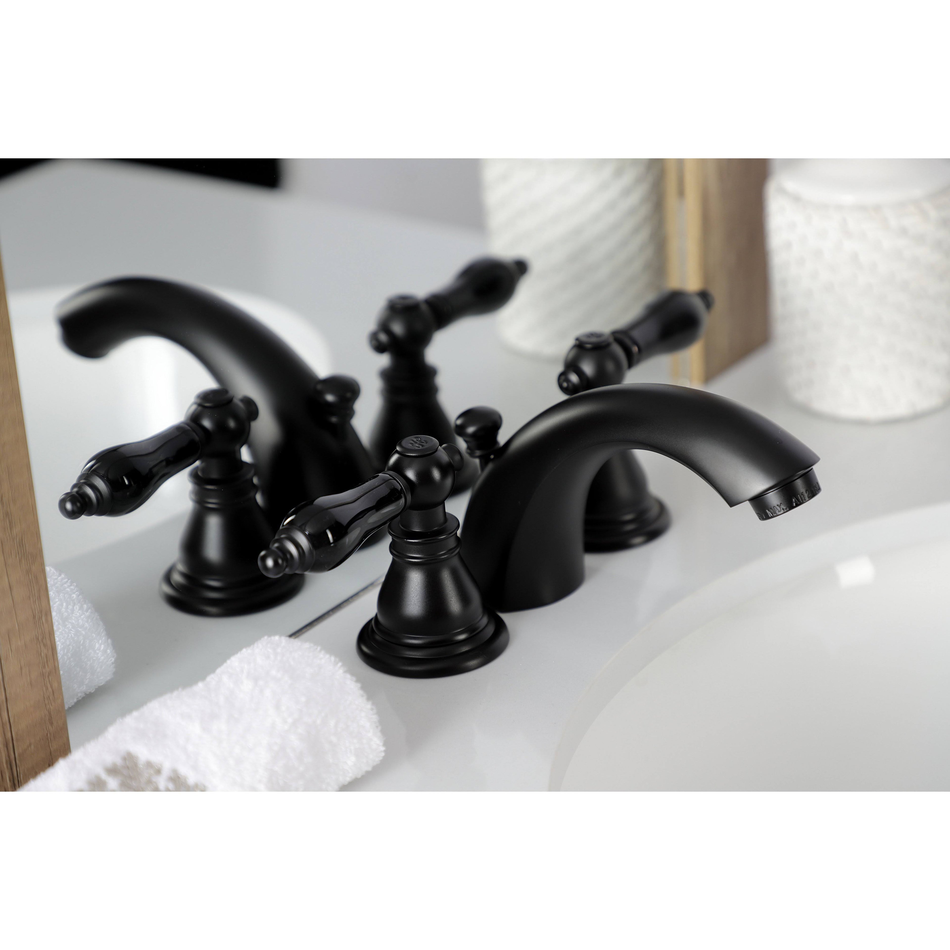 Polished Brass Widespread Bathroom Faucet M3115