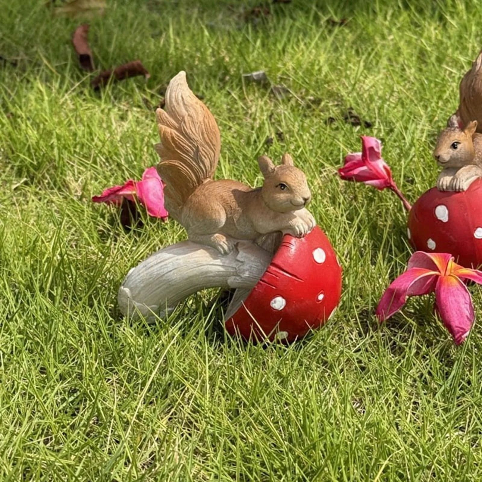 2 Squirrel Ornaments X1598