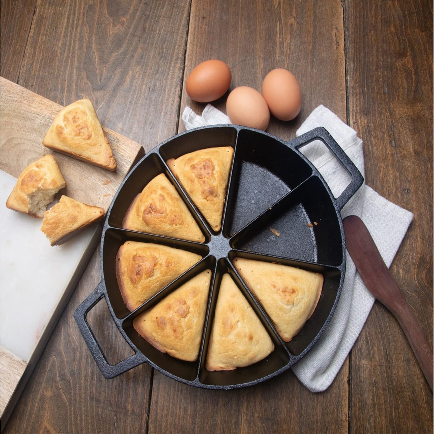 10-in Cast Iron Wedge Cornbread Skillet Q197
