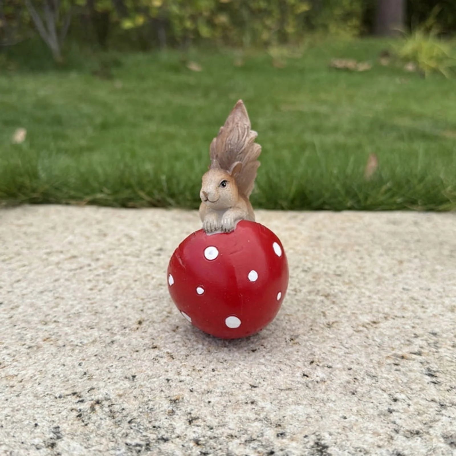 2 Squirrel Ornaments X1598
