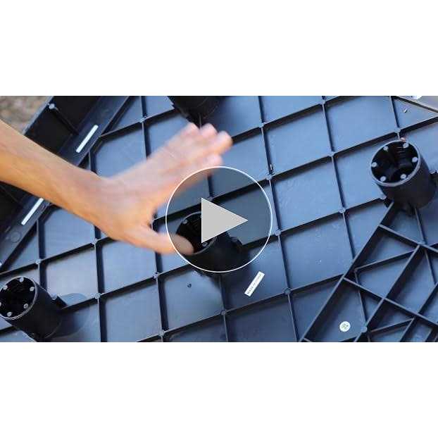 Plastic Dog Kennel with Air Vents and Elevated Floor J14899