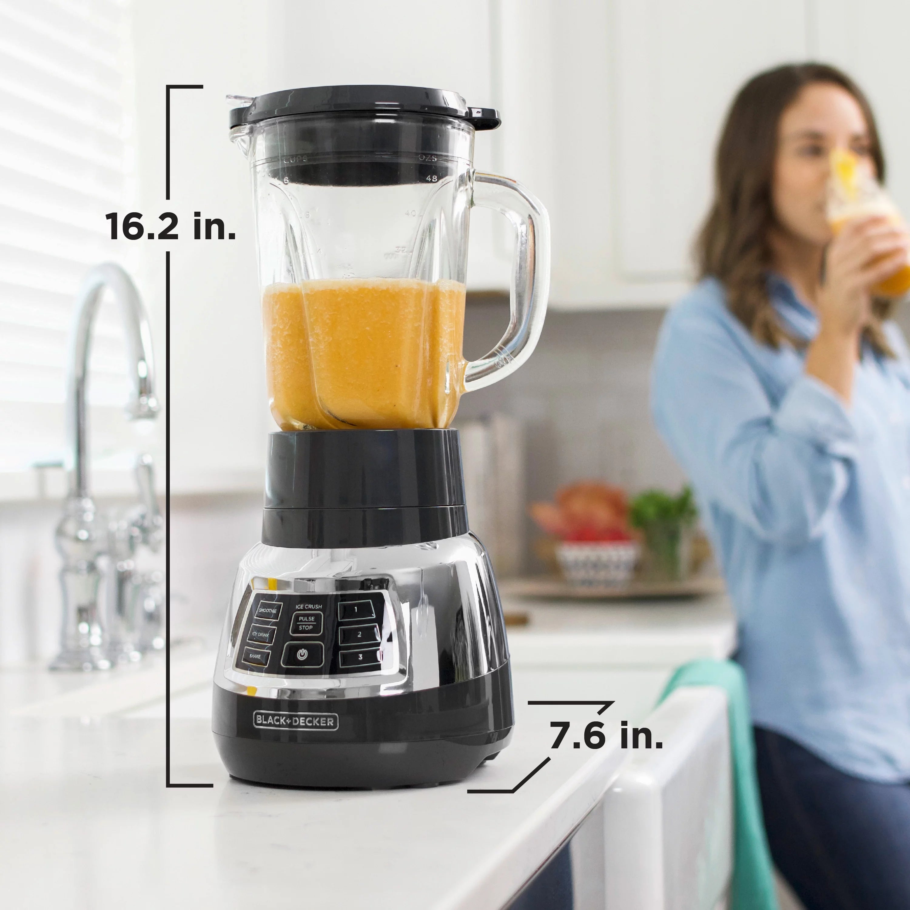 Quiet Blender with Glass Jar Q580278
