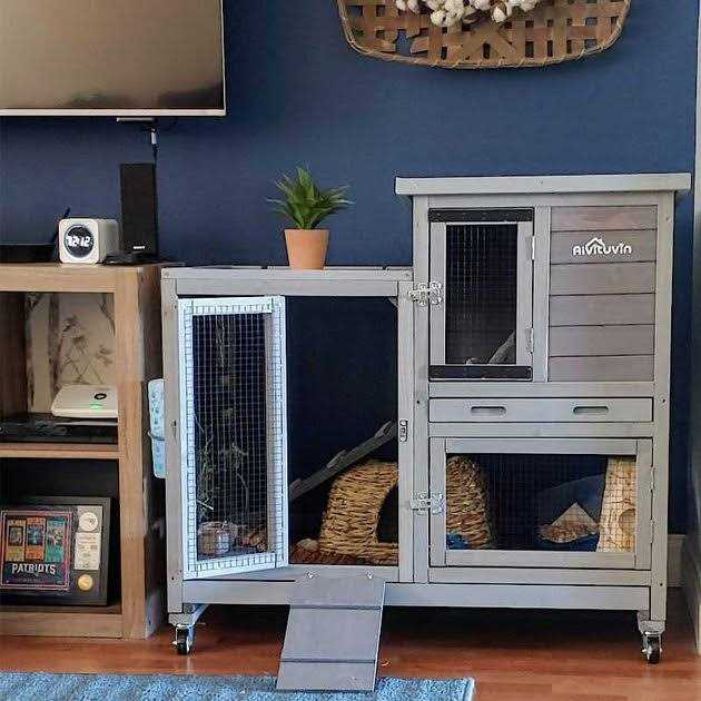 Outdoor Bunny Hutch A4212