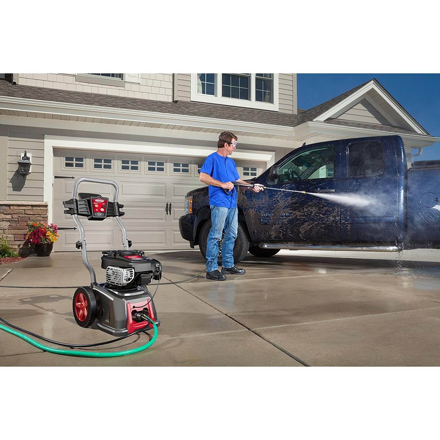 2.7 GPM 3000 PSI Gas Pressure Washer Y741