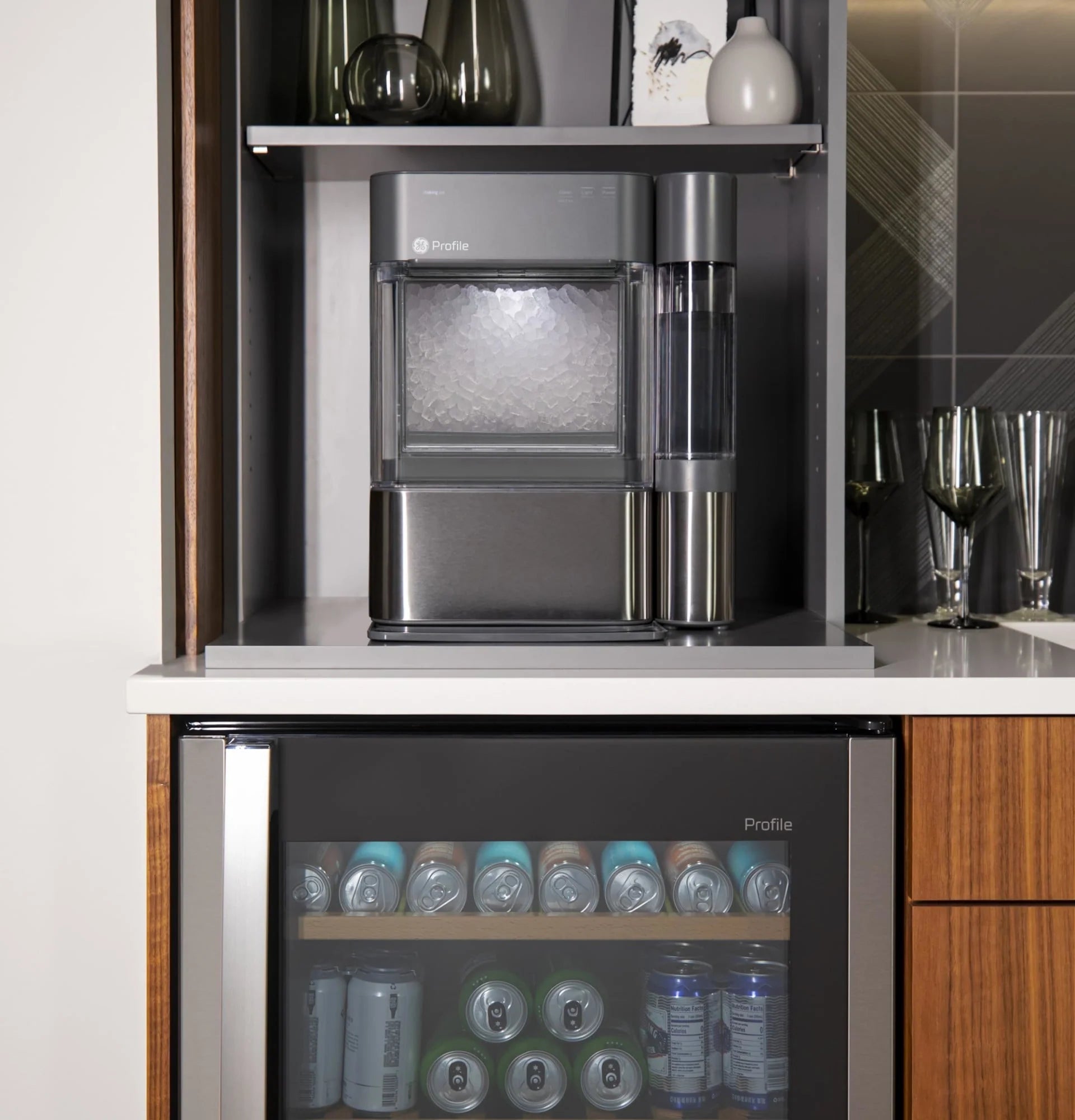 Black Stainless Countertop Nugget Ice Maker W33660